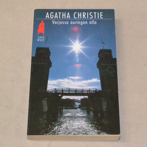 Agatha Christie Varjossa auringon alla